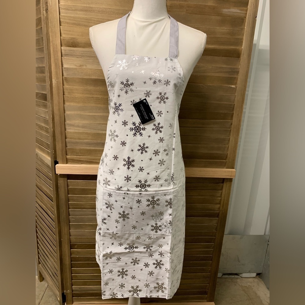 NWT Robert Stanley White Metallic Silver Snowflake Kitchen Apron Christmas Gift - Picture 1 of 5